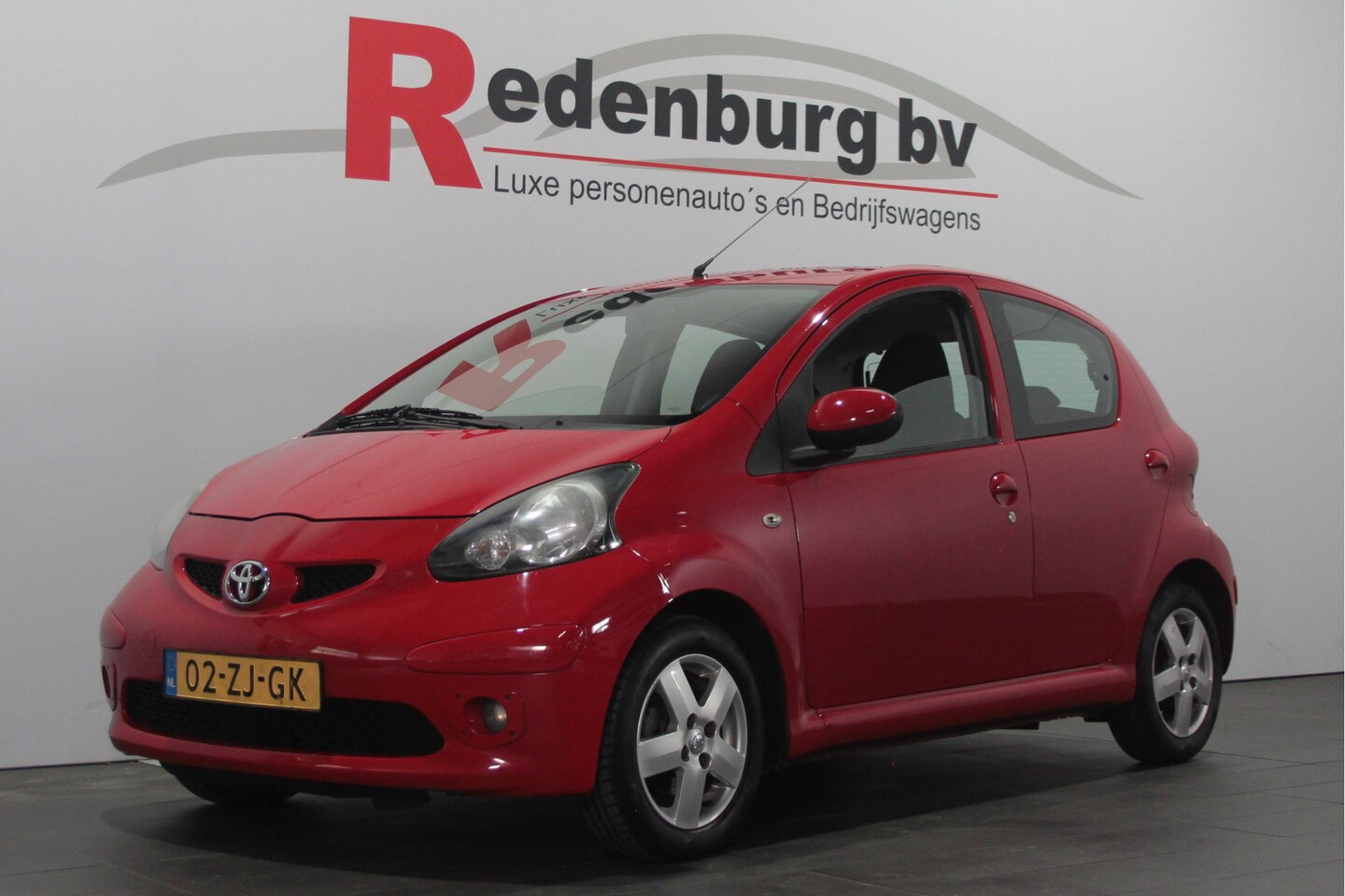 Toyota Aygo - 1.0-12V Sport - 5 drs. - Airco / Radio cd / Lichtmetalen velgen - AutoWereld.nl