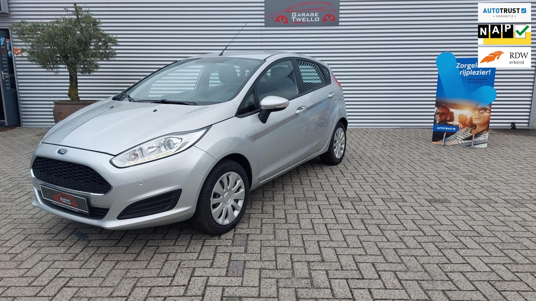 Ford Fiesta - 1.0 EcoBoost TREND ,NAVI,5 DEURS ,EERSTE EIGENAAR. - AutoWereld.nl