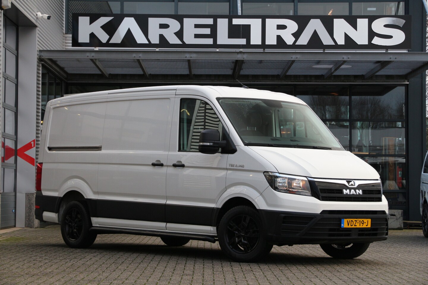 Volkswagen Crafter - 2.0 TDI 140PK | Aut. | Camera | Cruise | 3t trekgewicht | Airco.. - AutoWereld.nl