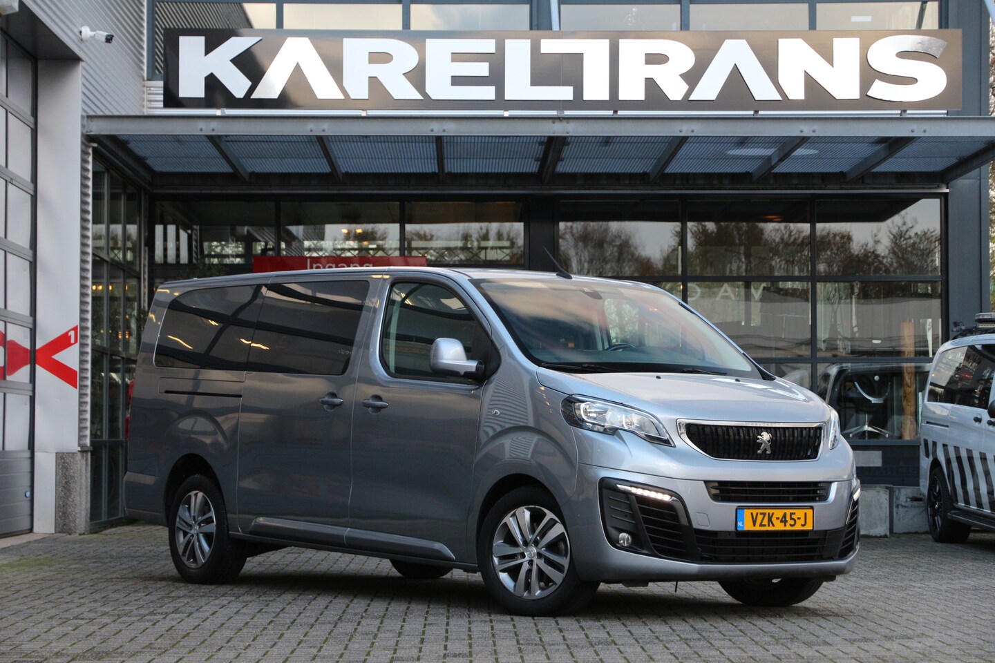 Peugeot Expert - 2.0 BlueHDI 120 | Aut. | DC | XL | 2x Schuifdeur | Navi | Camera | Airco.. - AutoWereld.nl