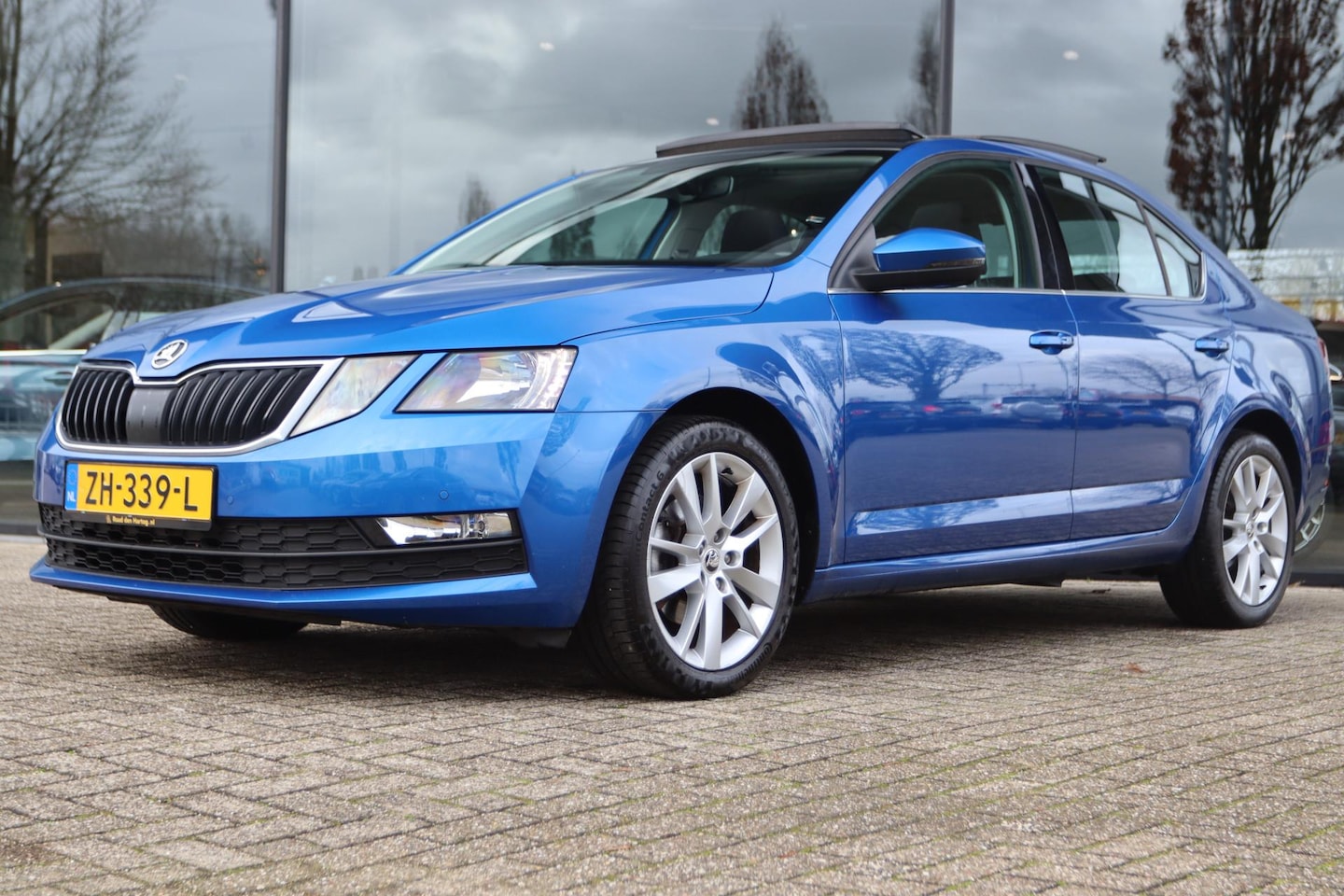 Skoda Octavia - 1.0 TSI GT AMBITION | PANO | CARPLAY | STOELVERW. | PDC - AutoWereld.nl