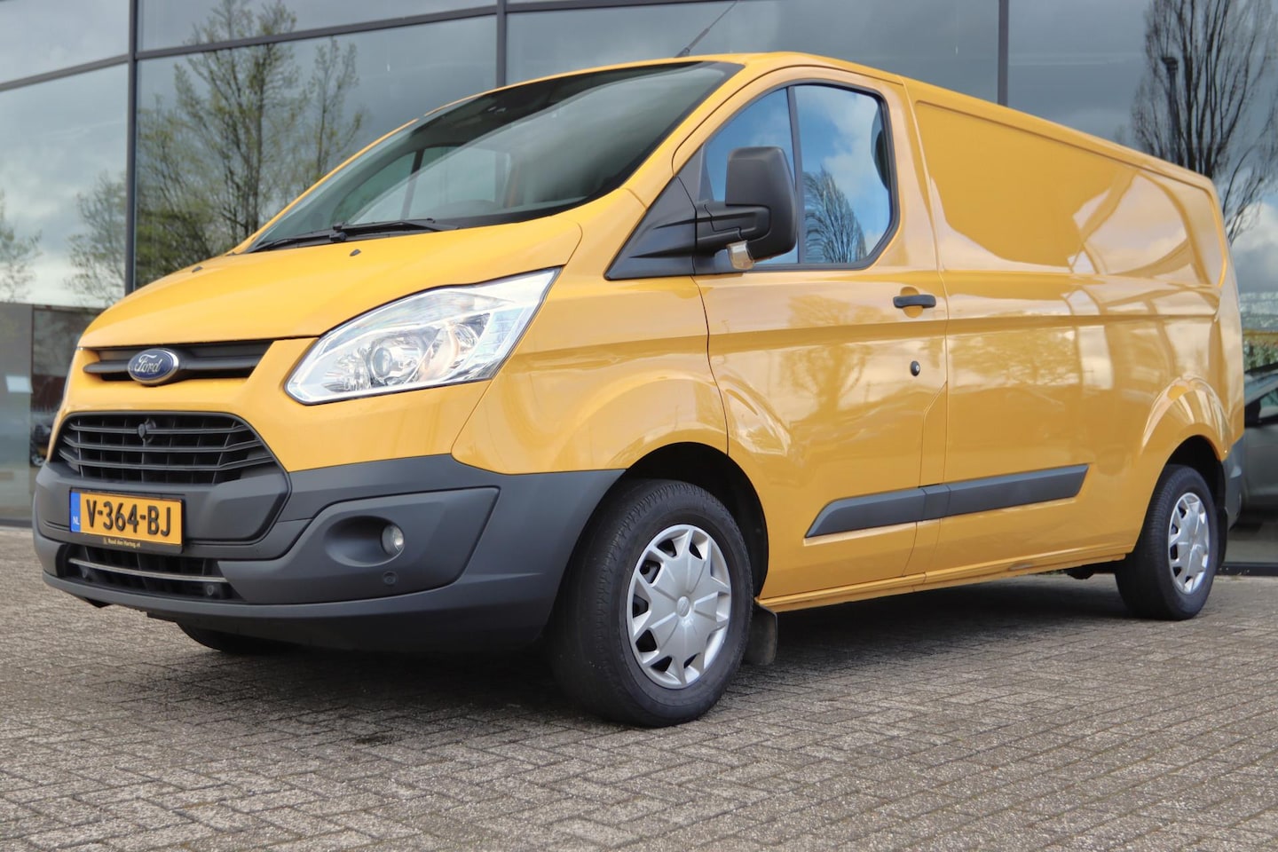 Ford Transit Custom - 2.0 TDCI L2H1 TREND | TREKHAAK | CAMERA | CRUISE - AutoWereld.nl