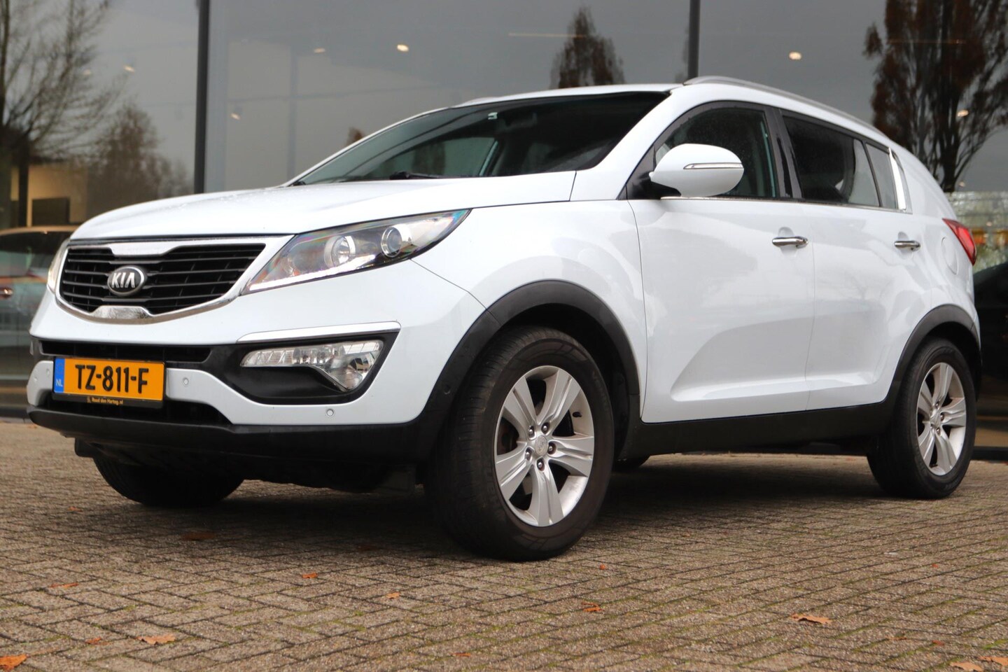 Kia Sportage - 1.6 GDI 135PK PLUS PACK | LEDER | NAVI | CAMERA | KEY-LESS - AutoWereld.nl