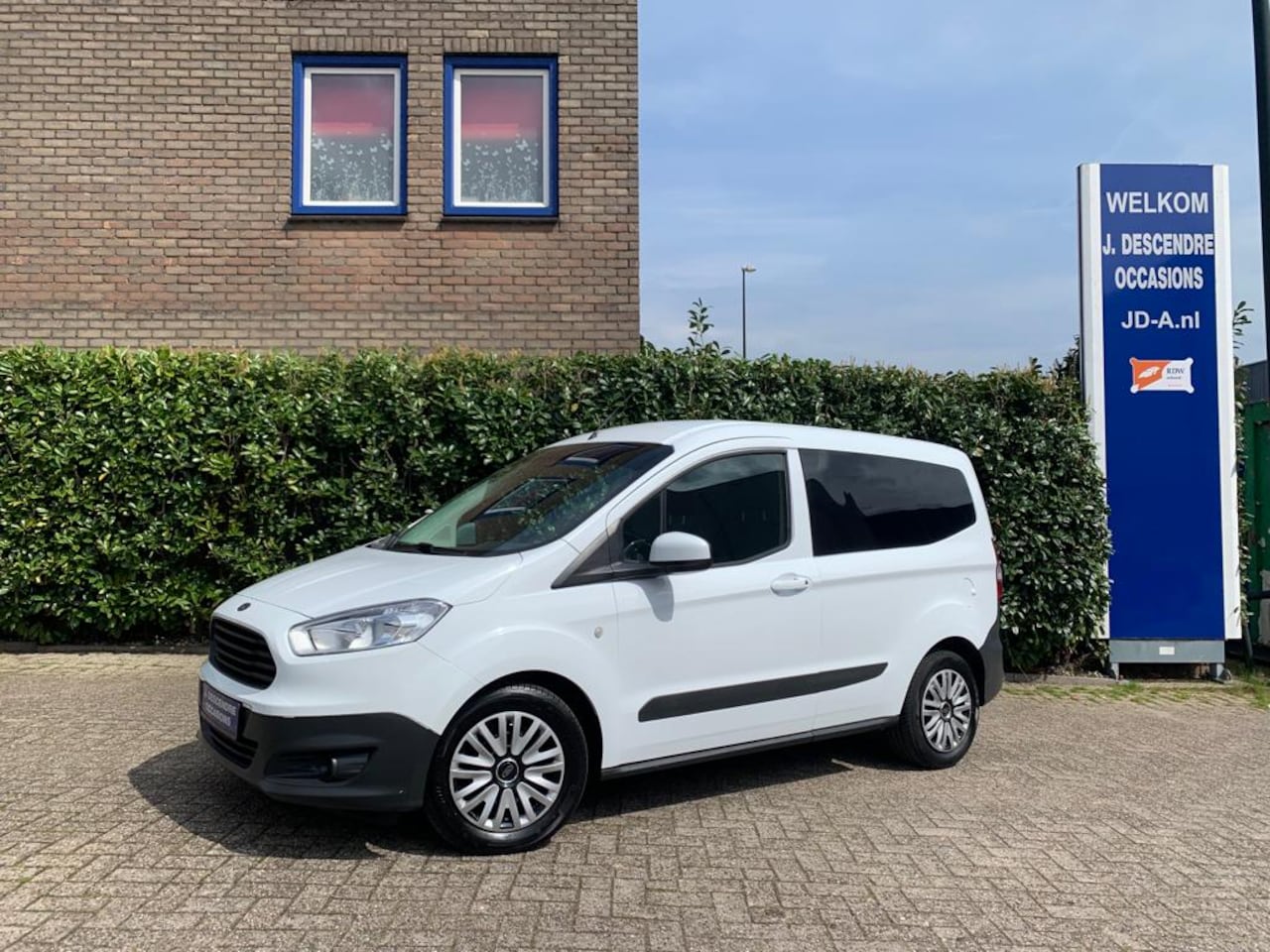 Ford Transit Courier - 1.0 Ambiente Airco, Elec.Pakket!!!! - AutoWereld.nl