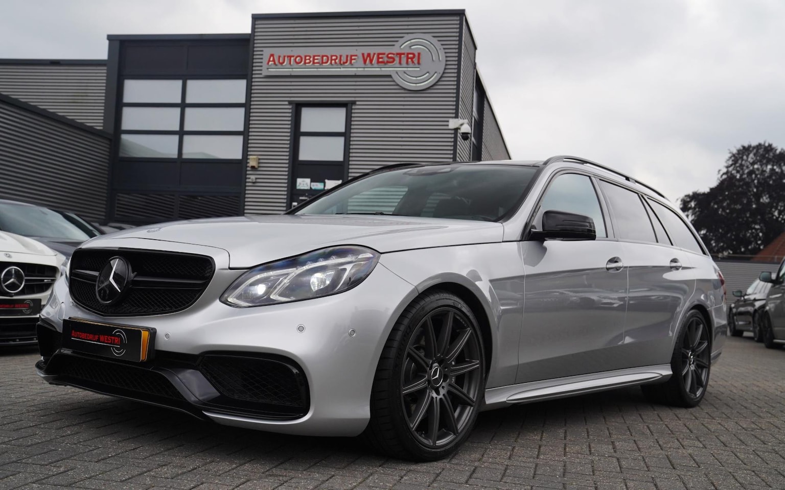 Mercedes-Benz E-klasse Estate - 63 AMG 4MATIC | 558PK | Panorama | Facelift | Luxe leder | Camera | Stoelventilatie | AMG - AutoWereld.nl