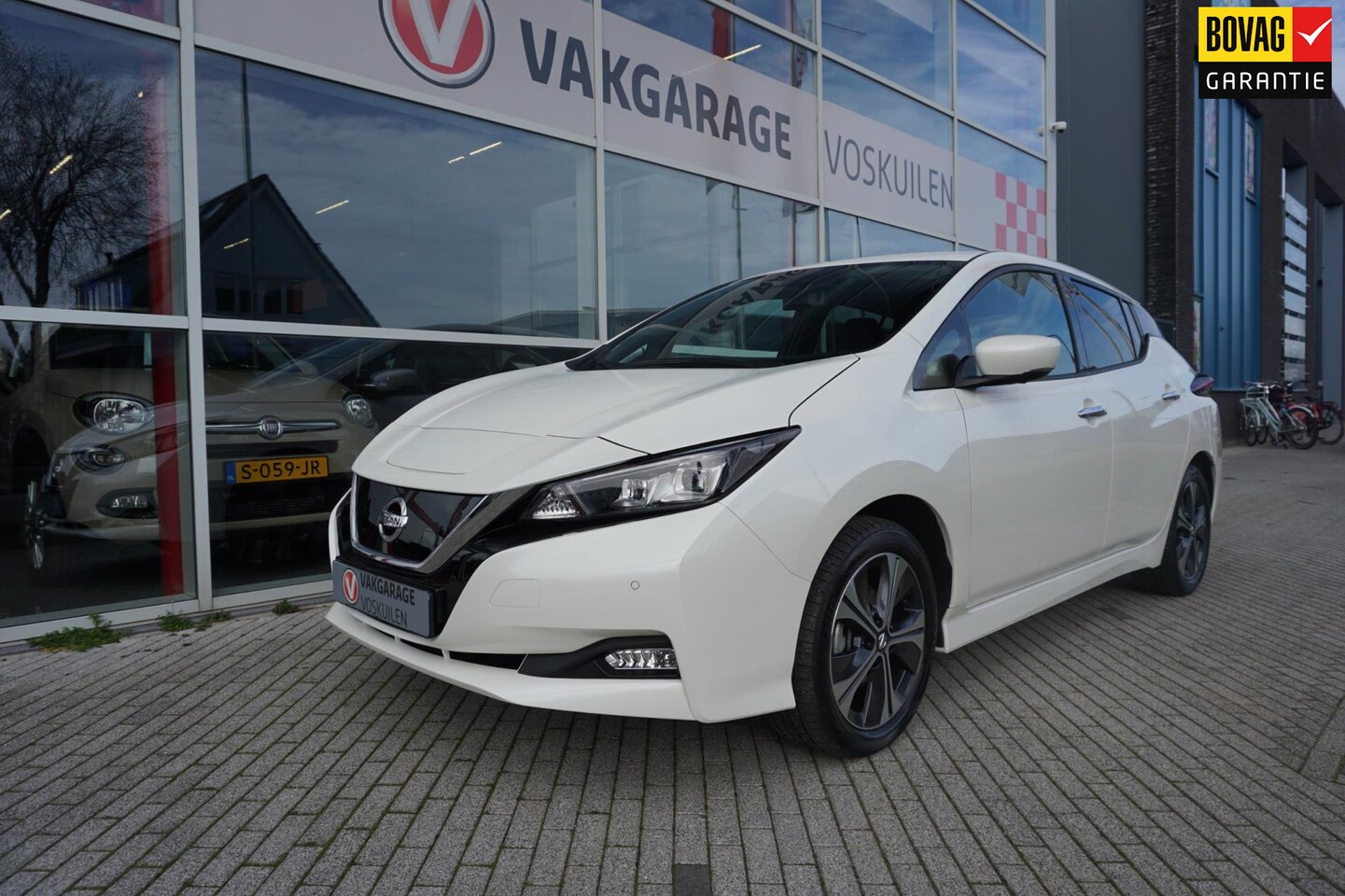 Nissan LEAF - E+ Tekna 62 kWh €2000,- subsidie - AutoWereld.nl