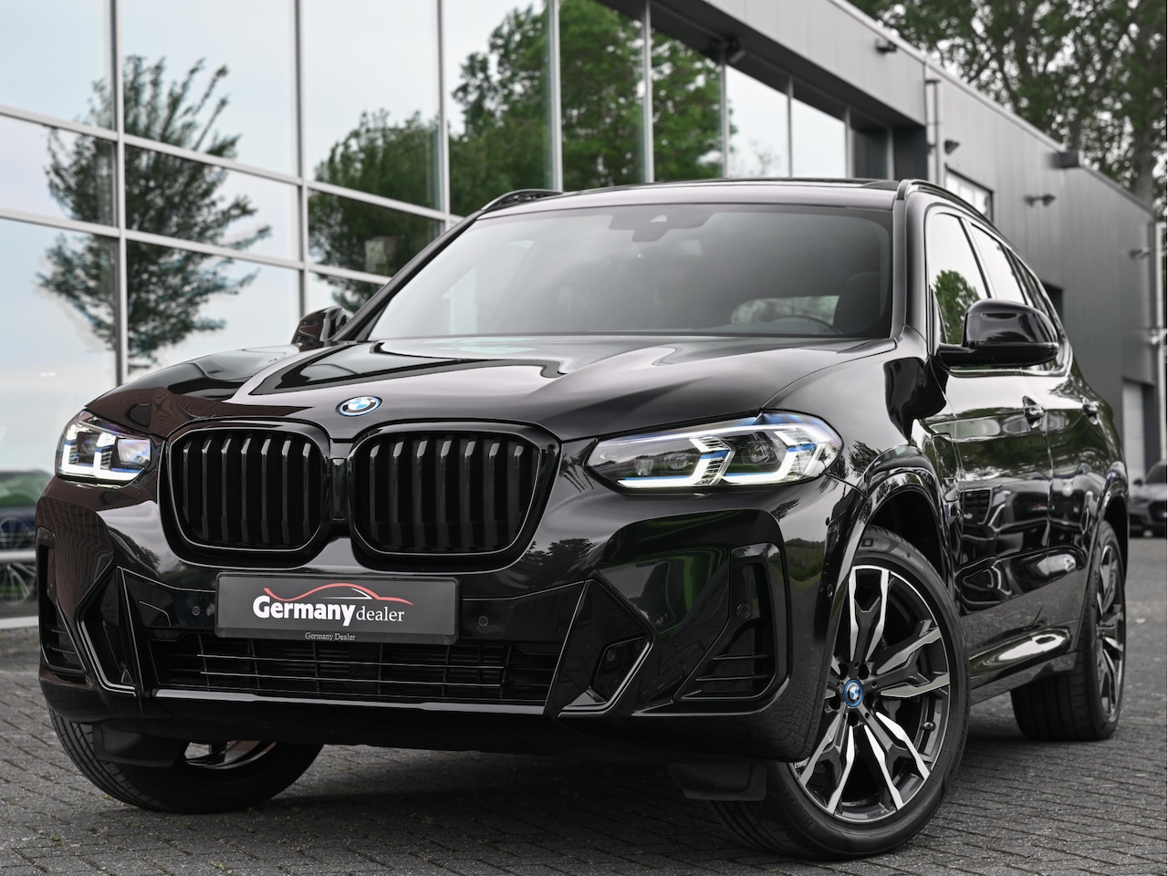 BMW X3 - xDrive30e 293pk M-Sportpakket Pano HUD Laser Pano H&K Zetels TrHaak 20-inch VOL! - AutoWereld.nl