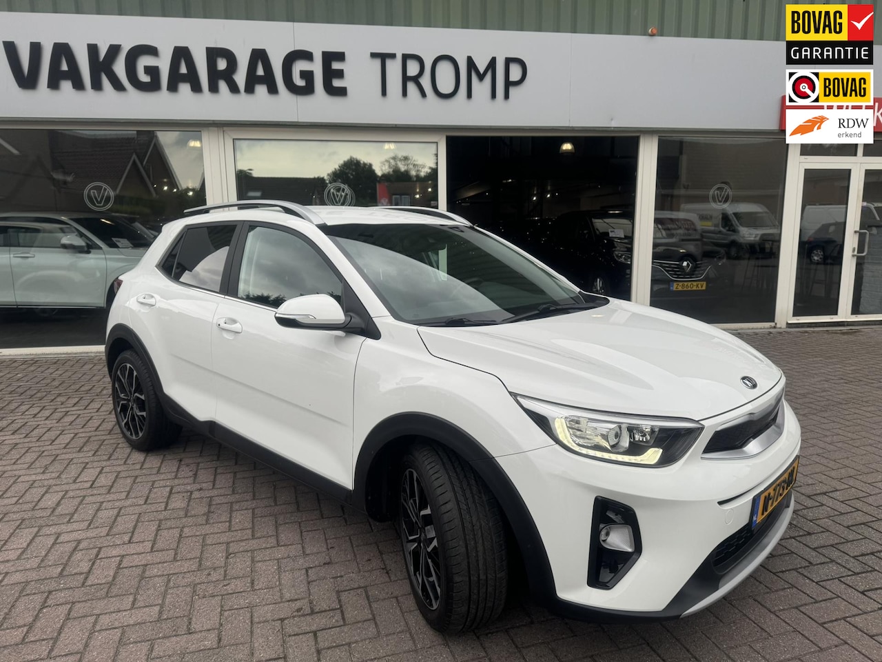 Kia Stonic - 1.0 T-GDi ExecutiveLine | Leer | Camera | Keyless - AutoWereld.nl