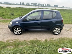 Toyota Yaris - 1.0-16V VVT-i Terra