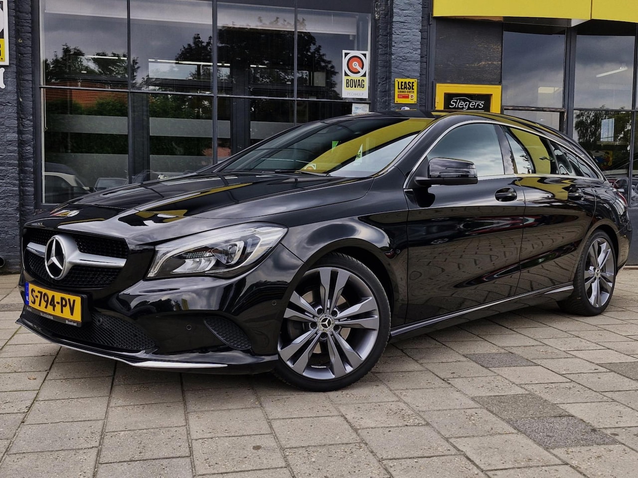 Mercedes-Benz CLA-klasse Shooting Brake - 180 Business Solution AMG | Afn. Trekhaak | Stoelverwarming | Elektr Achterklep | Sensoren - AutoWereld.nl