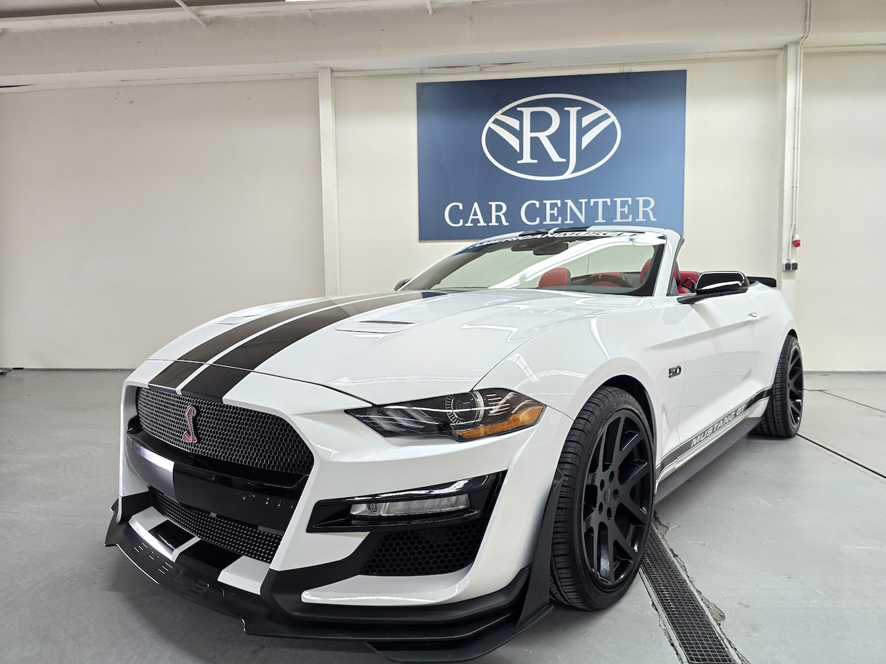 Ford Mustang Convertible - USA 5.0 V8 GT Performance package | 10-Speed Automaat | Premium Plus | GT500 Look | 20" LM - AutoWereld.nl