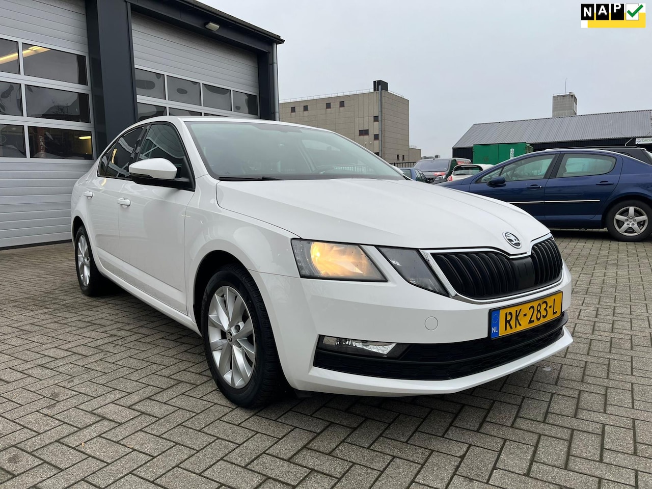 Skoda Octavia - 1.0 TSI Greentech Ambition Business 1.0 TSI Greentech Ambition Business - AutoWereld.nl