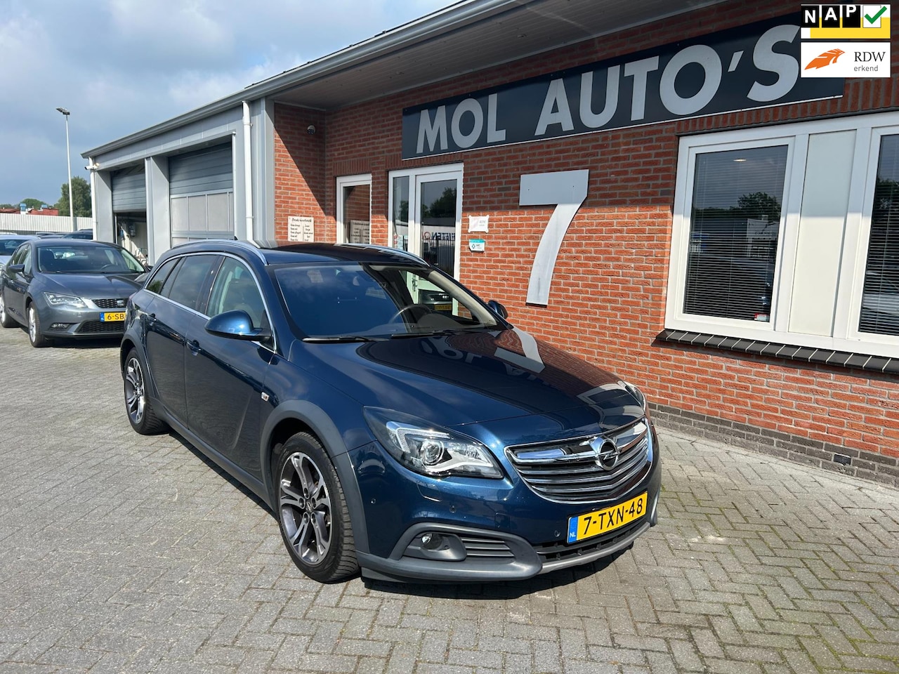 Opel Insignia Country Tourer - 1.6 T 2x4 1.6 T 2x4 - AutoWereld.nl