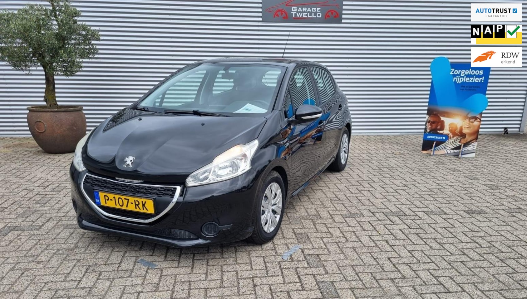 Peugeot 208 - 1.4 VTi ,96kw ,groot display ,airco ,cruise control ,cv vergrendeling,5 deuren, top condit - AutoWereld.nl