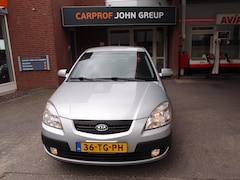 Kia Rio - 1.4i HB LXE - Airco. / Lm velgen / trekhaak