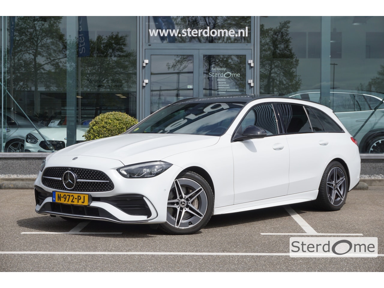 Mercedes-Benz C-klasse Estate - 220 d AMG | MBUX l Panoramadak l Augmented Reality l Apple Car play l Alarm 3 l Wegklapbar - AutoWereld.nl