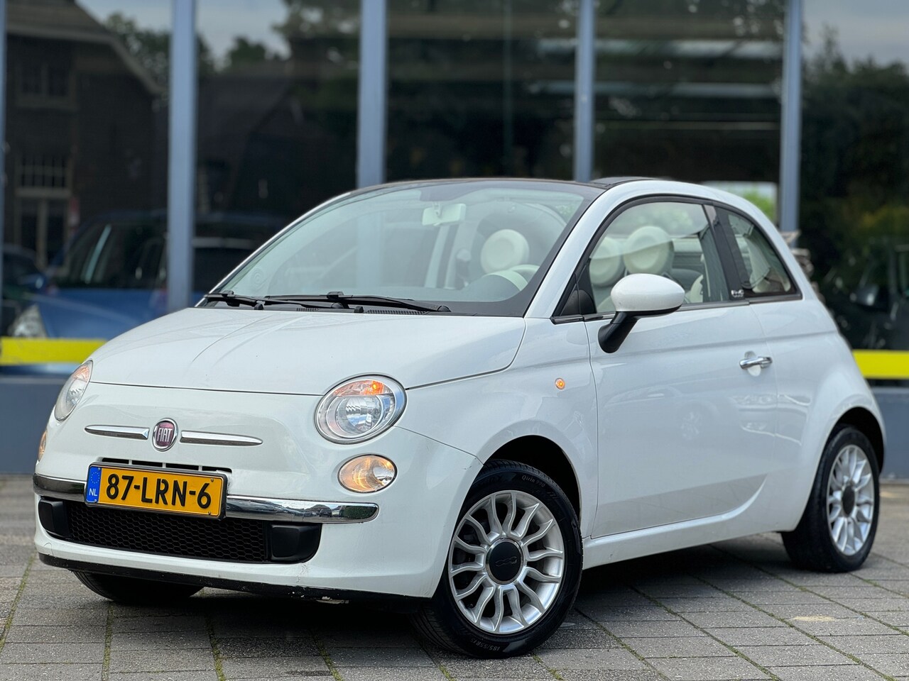 Fiat 500 C - 1.2 Lounge|New Apk|2 jaar Schakelrobot Garantie|NAP|Airco|Pdc - AutoWereld.nl