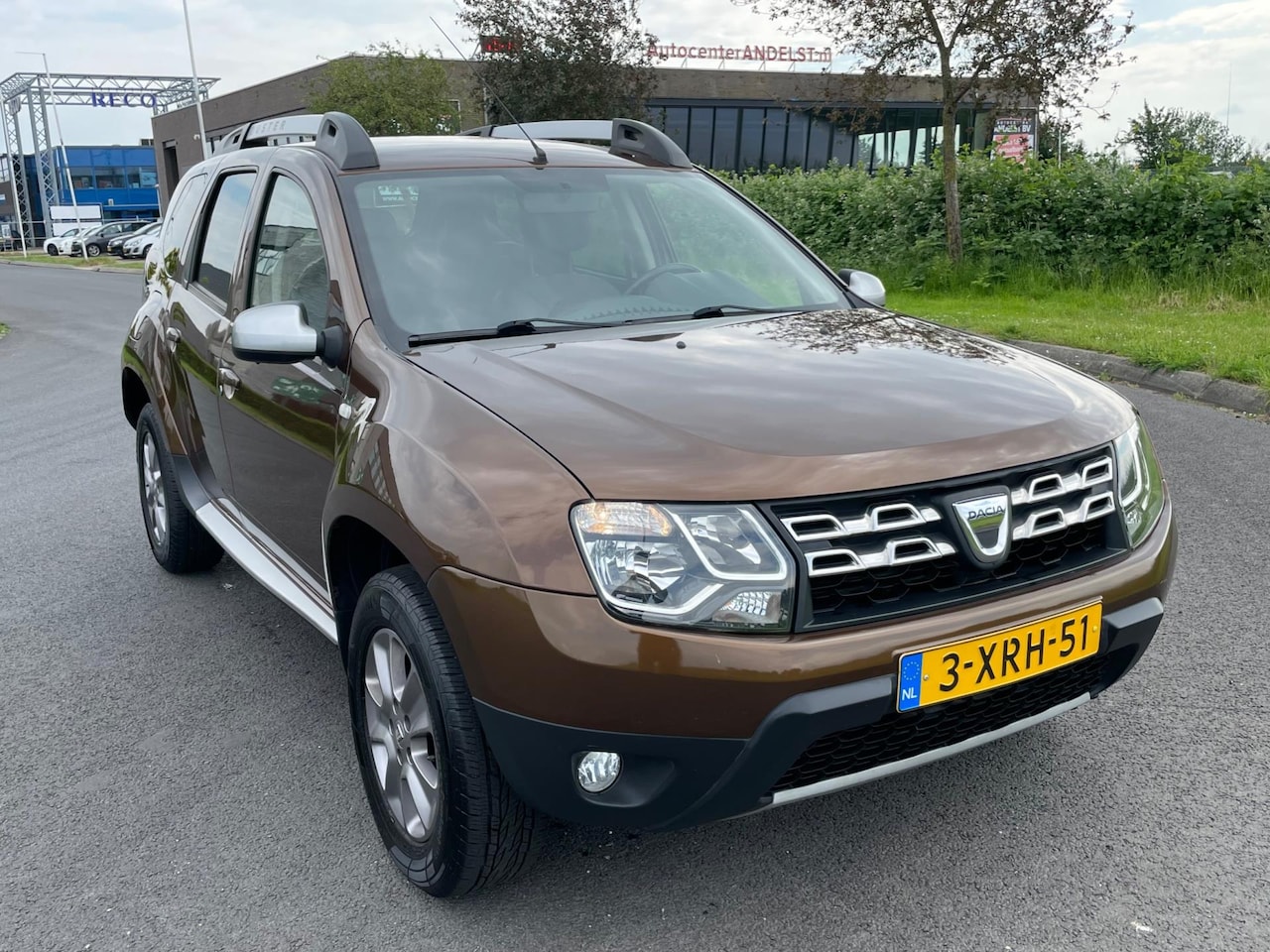 Dacia Duster - 1.2 TCe 4x2 Lauréate 1.2 TCe 4x2 Lauréate 125PK, 1E EIG AFK, NAP VOLLEDIG DEALER OH. - AutoWereld.nl