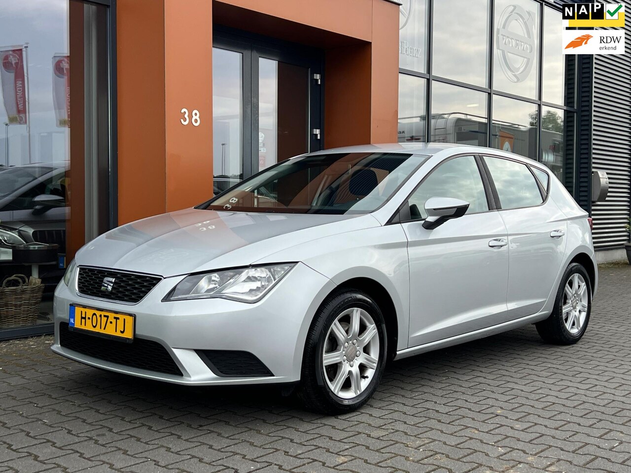 Seat Leon - 1.2TSI 5deurs|Climate|Isofix|El ramen+ Spiegels - AutoWereld.nl