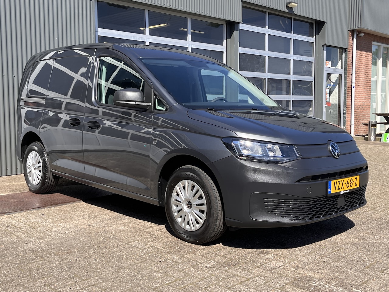 Volkswagen Caddy Cargo - 2.0 TDI 4x uit voorraad leverbaar Airco Cruise controle Stuurwielbediening telefoonverbind - AutoWereld.nl