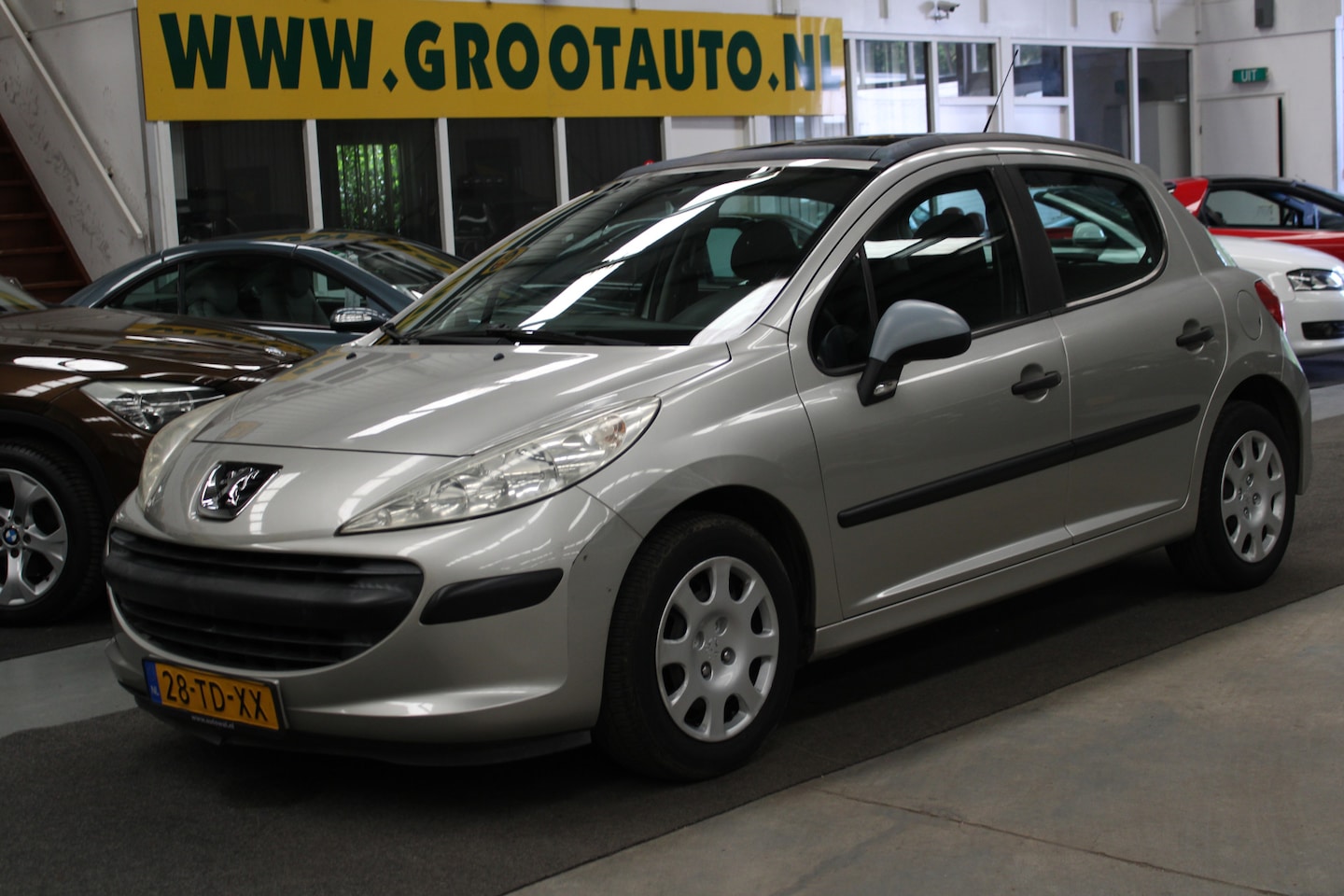 Peugeot 207 - 1.4-16V XR Panoramadak, Stuurbekrachtiging - AutoWereld.nl