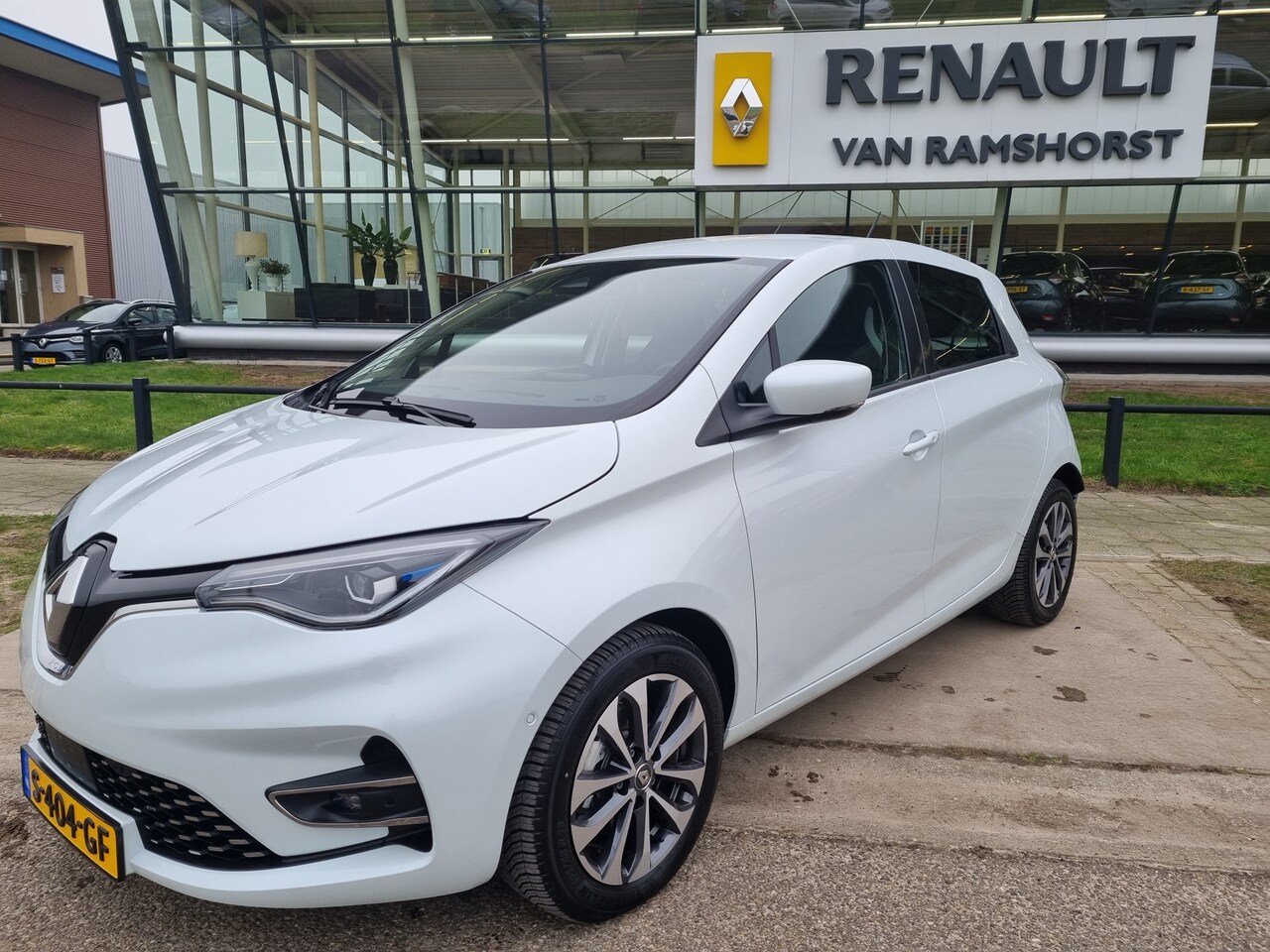 Renault Zoe - Renault E-Tech Electric R135 Intens 50 kWh (Koopbatterij) CCS-SNELLADER! / incl. BTW excl. - AutoWereld.nl