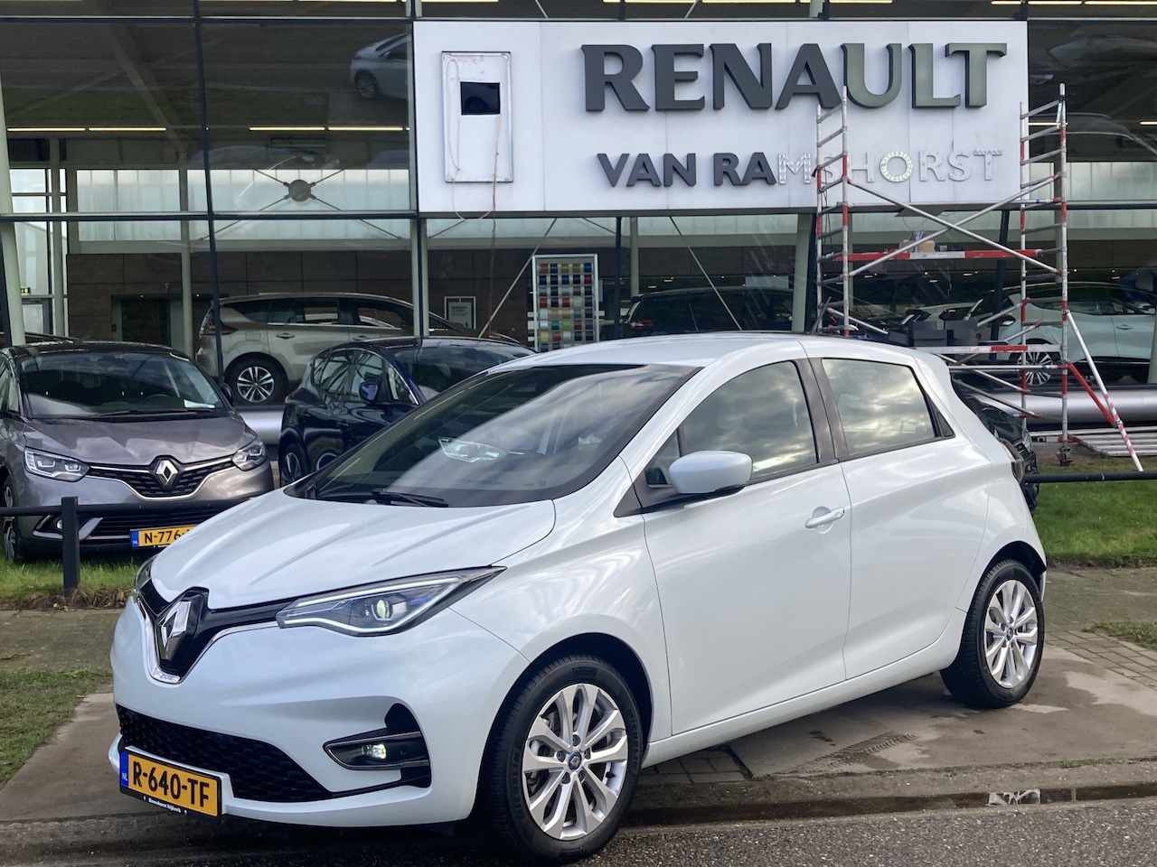 Renault Zoe - E-Tech Electric R135 Intens 50 kWh (KoopBatterij) CCS-SNELLADER! / incl. BTW / excl. Overh - AutoWereld.nl