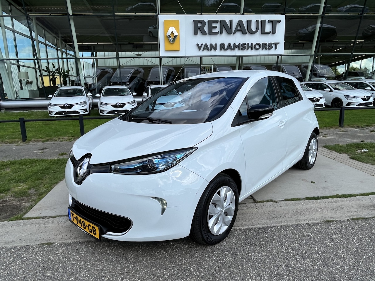 Renault Zoe - E-Tech Electric Q210 Life Quickcharge 22 kWh (AccuHuur) incl. BTW excl. Overheidssubsidie - AutoWereld.nl