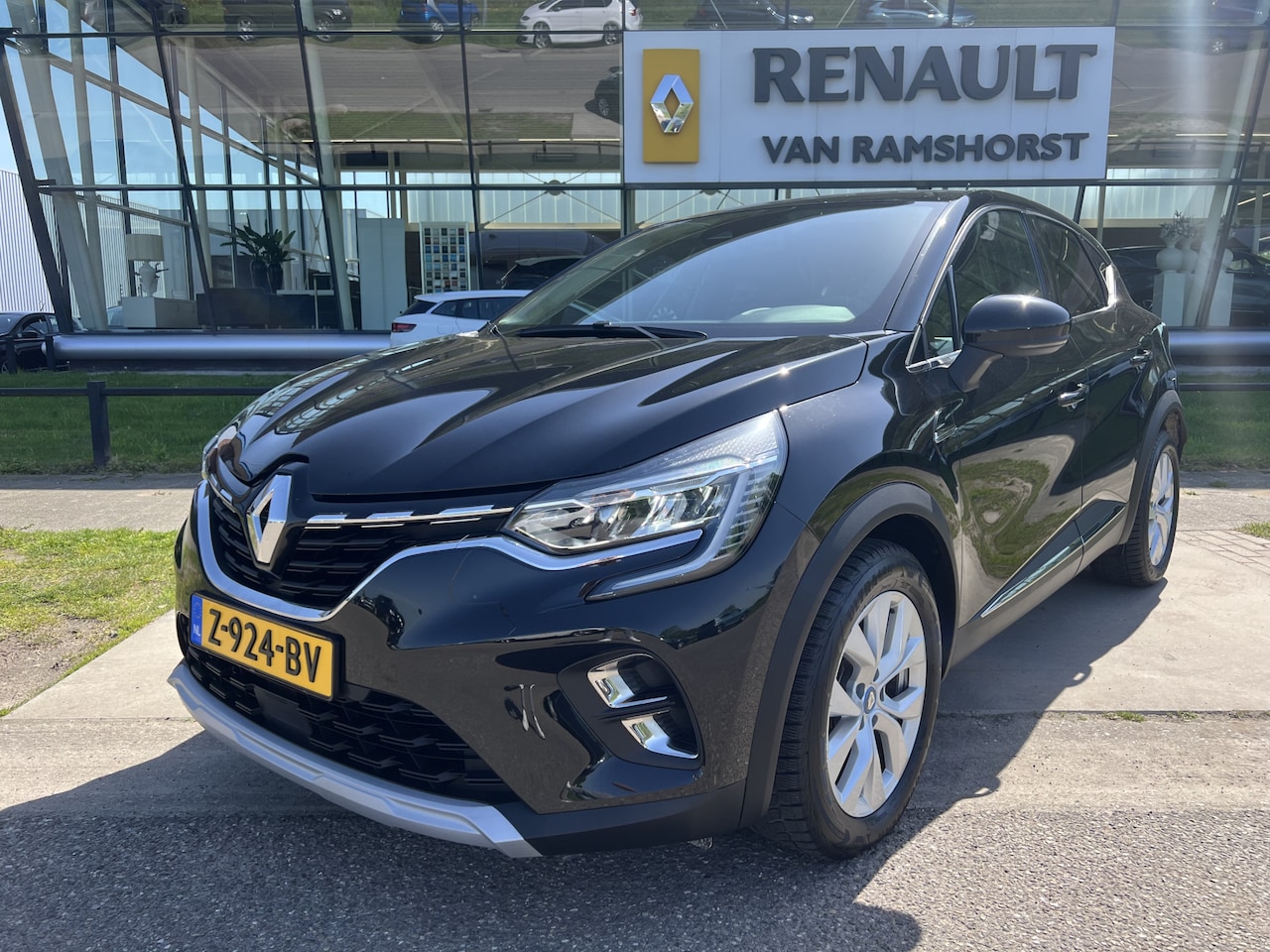 Renault Captur - 1.6 E-Tech Plug-in Hybrid Intens 160 PK / Automaat / Keyless / Climate / PDC A / Lane assi - AutoWereld.nl