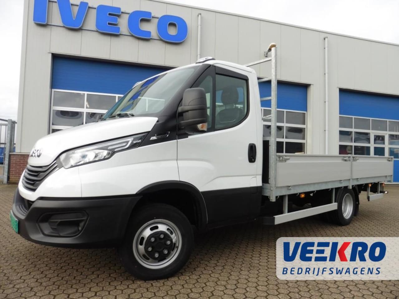 Iveco Daily - 3500Kg 160PK automaat. UIT VOORRAAD LEVERBAAR! - AutoWereld.nl