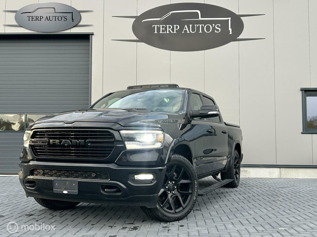 Dodge Ram 1500 - 4X4 5.7 V8 4x4 Crew Cab Laramie - AutoWereld.nl