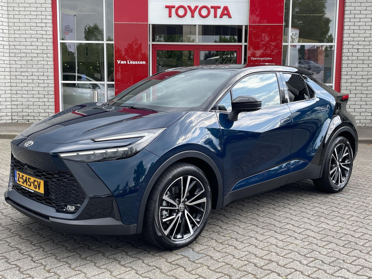 Toyota C-HR - PLUG-IN HYBRID 220 PREMIERE EDITION NIEUW & DIRECT LEVERBAAR!!! PANODAK STOELVERW WARMTEPO - AutoWereld.nl