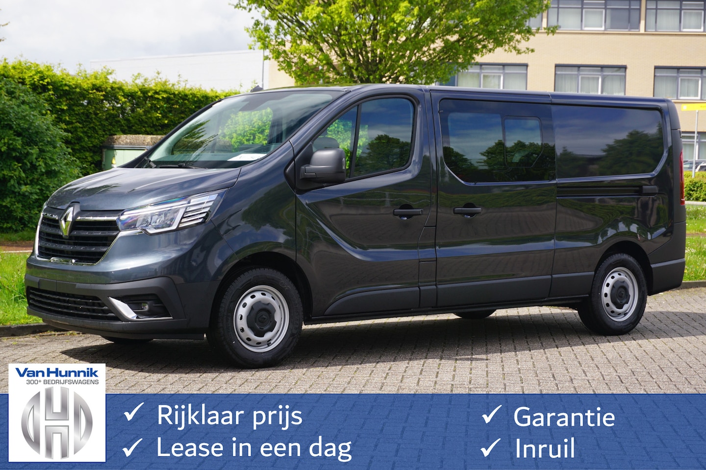 Renault Trafic - 2.0DCI 170PK L2H1 DC EDC Automaat Navi,  Climate, Cruise, LED!! NR. 605 - AutoWereld.nl