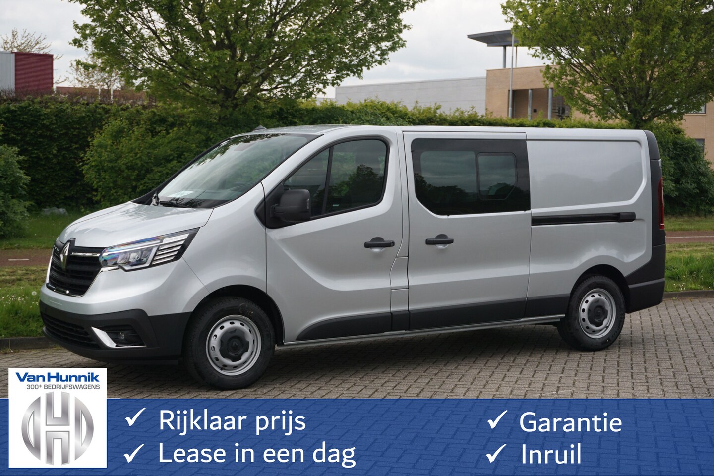 Renault Trafic - 2.0DCI 170PK L2H1 DC EDC Automaat Navi, Climate, Cruise, LED!! NR. 606 - AutoWereld.nl