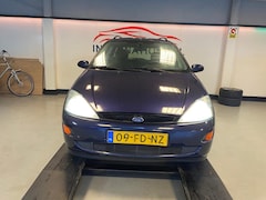 Ford Focus Wagon - 1.6i 16V Ghia