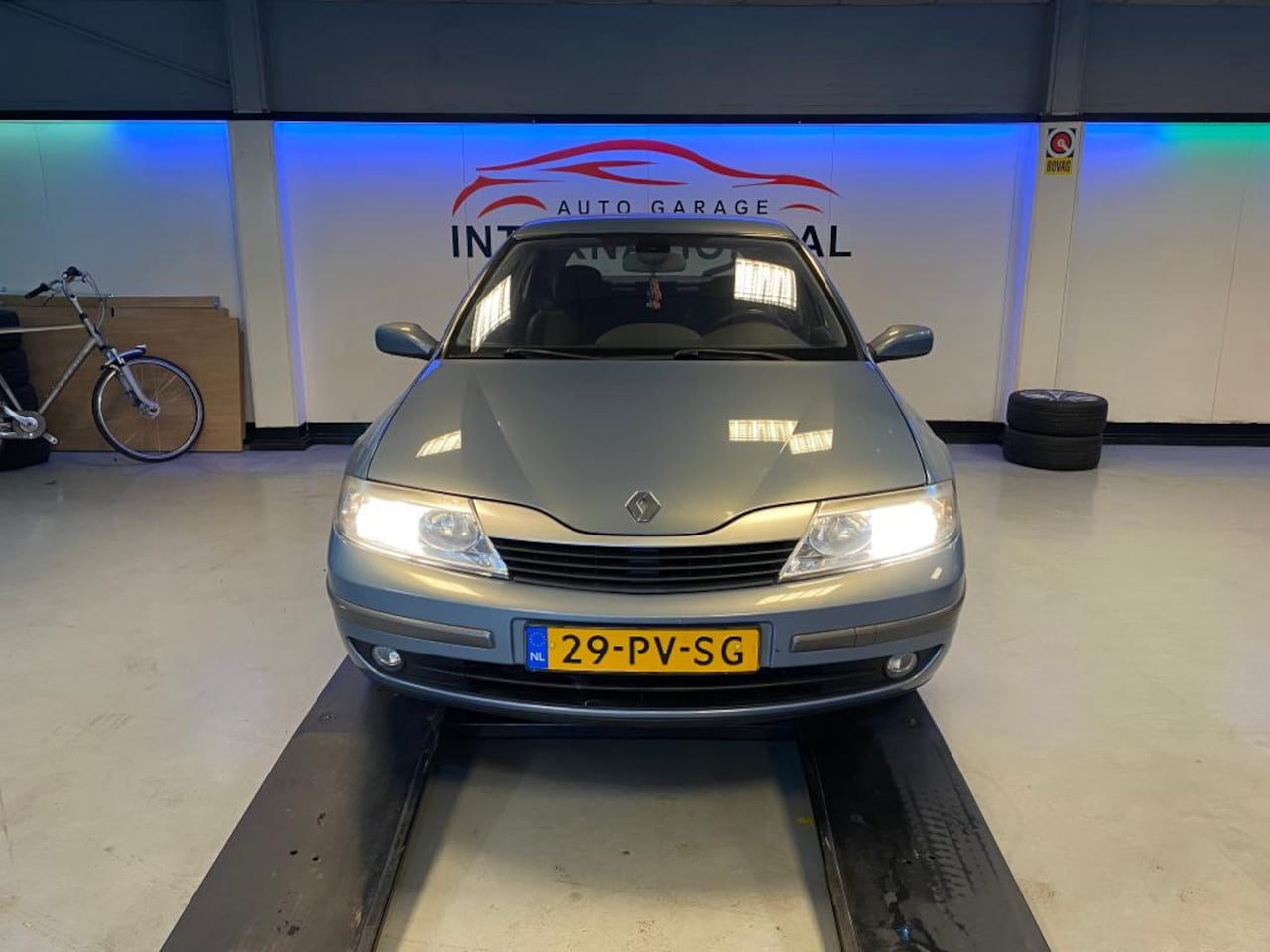 Renault Laguna - 3.0 V6 24V Initiale - AutoWereld.nl