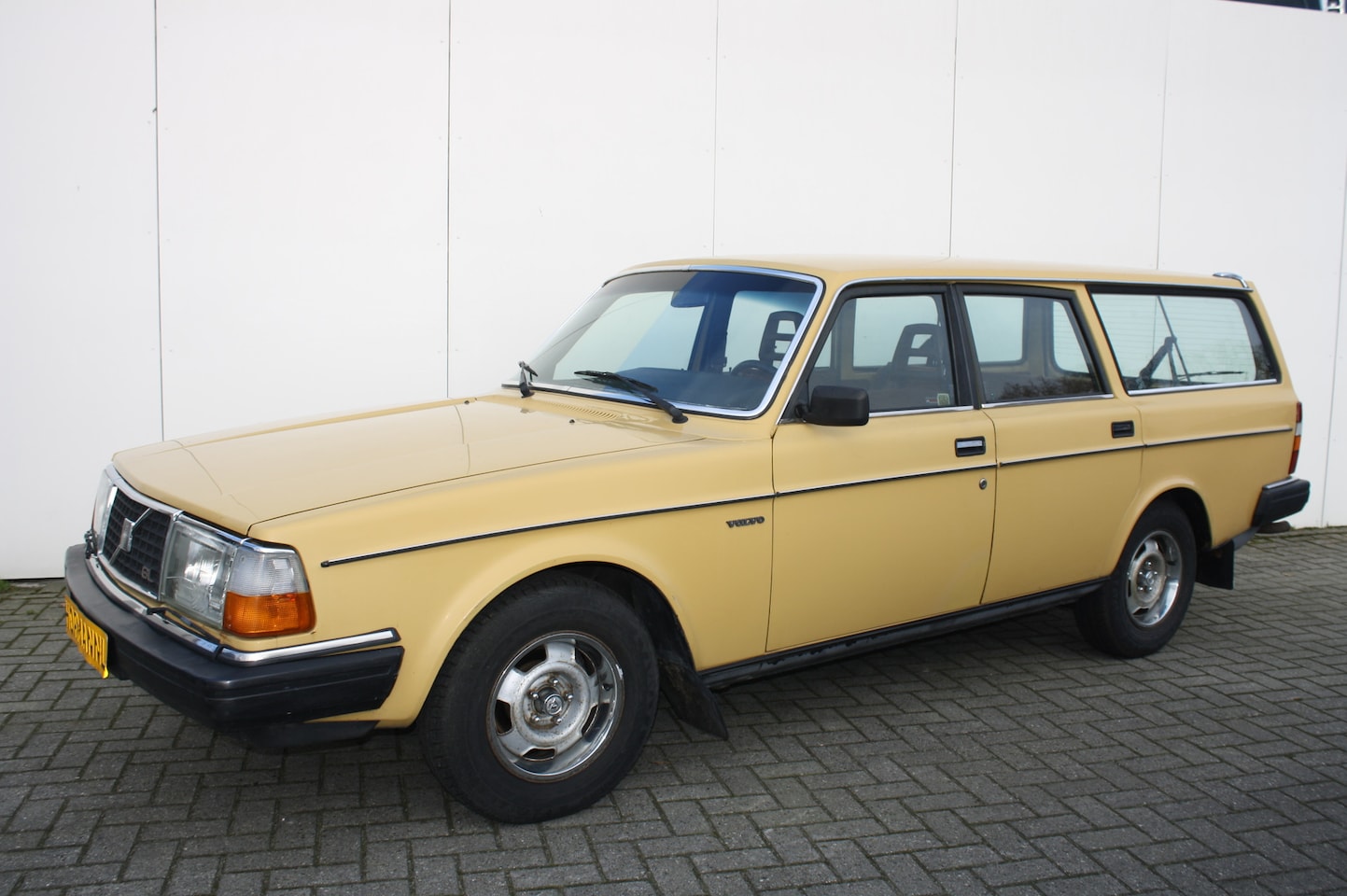 Volvo 245 - GL D6 met Overdrive - AutoWereld.nl