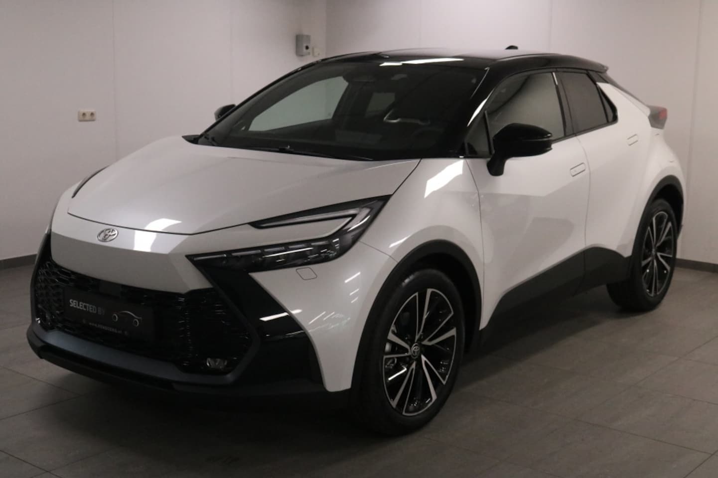 Toyota C-HR - Hybrid 140 Executive JBL Two-Tone - AutoWereld.nl