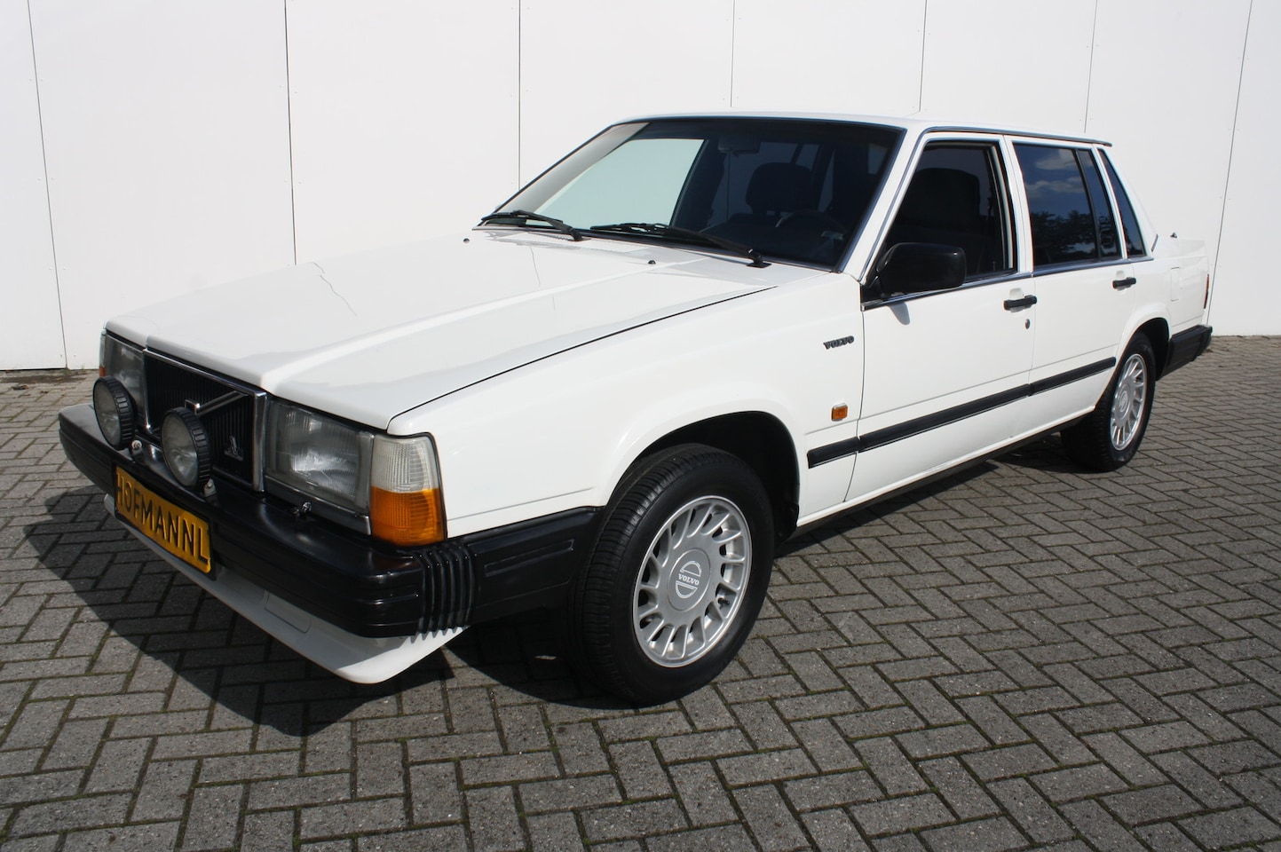 Volvo 740 - GL  met Overdrive - AutoWereld.nl