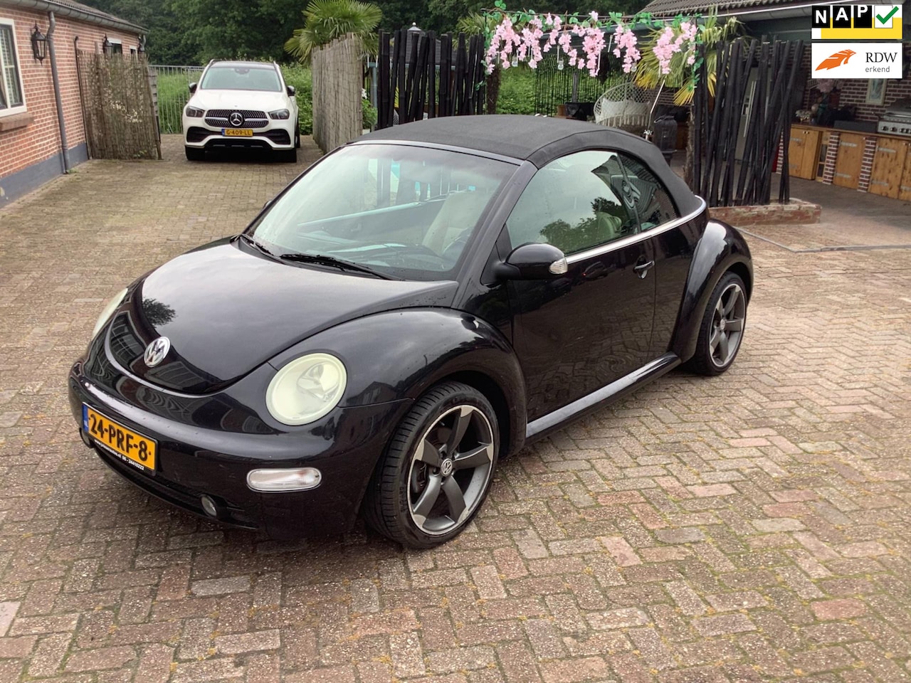 Volkswagen New Beetle Cabriolet - 1.8-5V Turbo Highline nieuwe apk tot 4-2025 - AutoWereld.nl