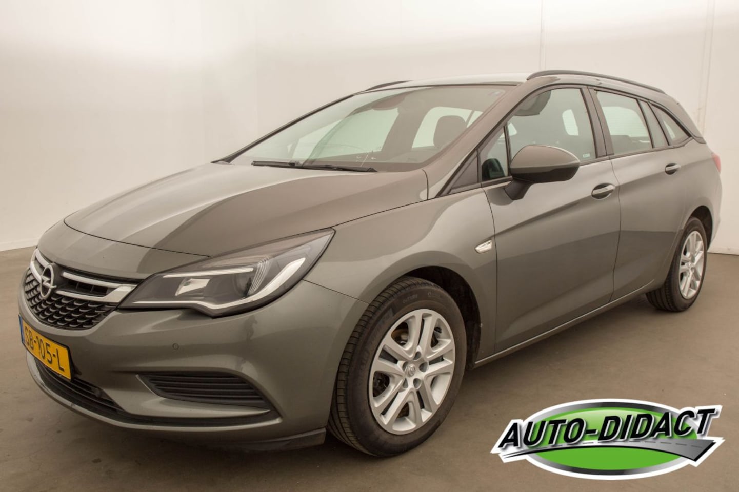 Opel Astra Sports Tourer - 1.0 Navi Online Edition - AutoWereld.nl