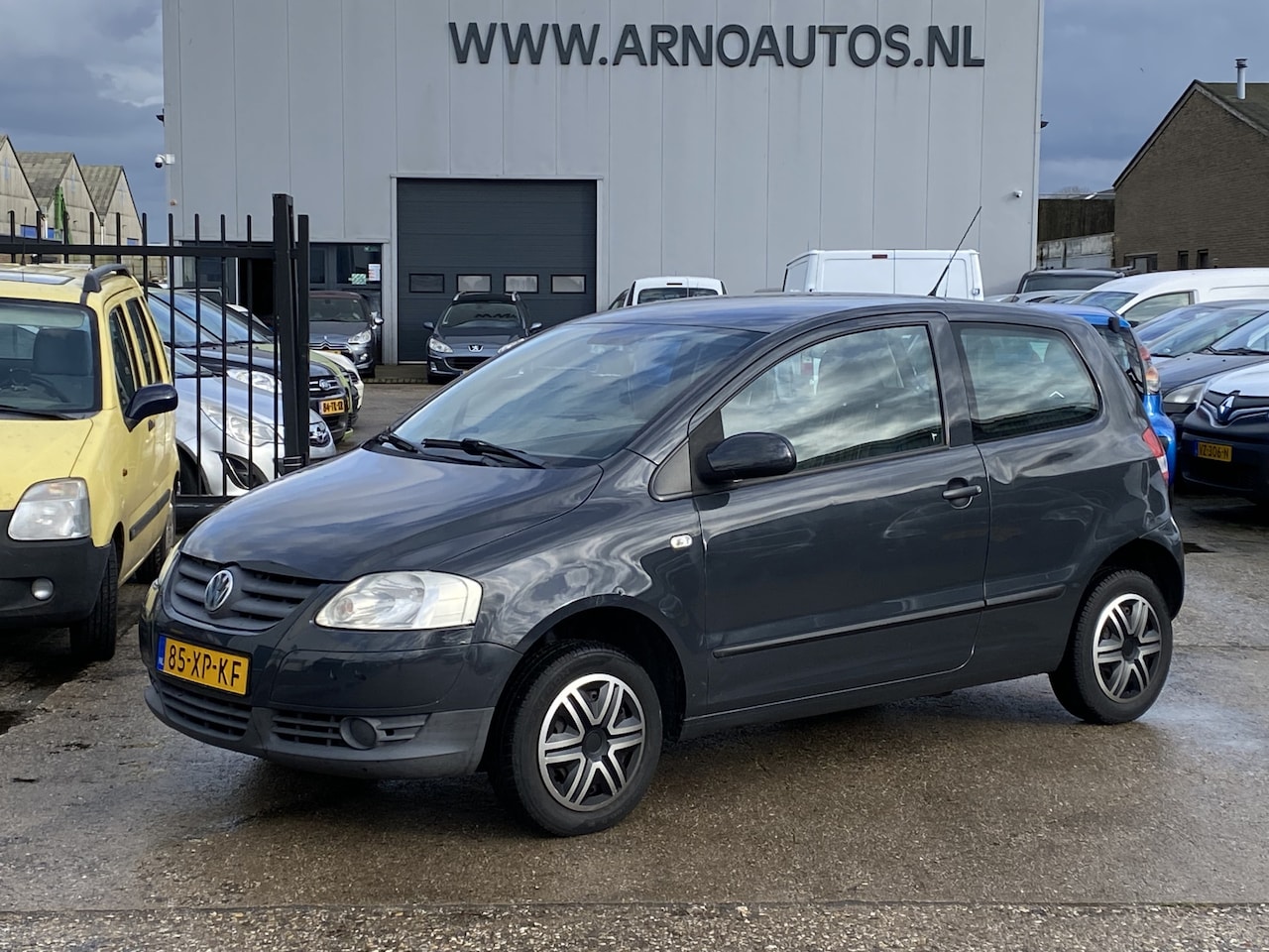 Volkswagen Fox - 1.2 Trendline 1.2 Trendline, APK TOT 15-02-2025, STUURBEKRACHTIGING, RADIO-CD-MP3-AUX, ISOFIX, TREKHAAK - AutoWereld.nl