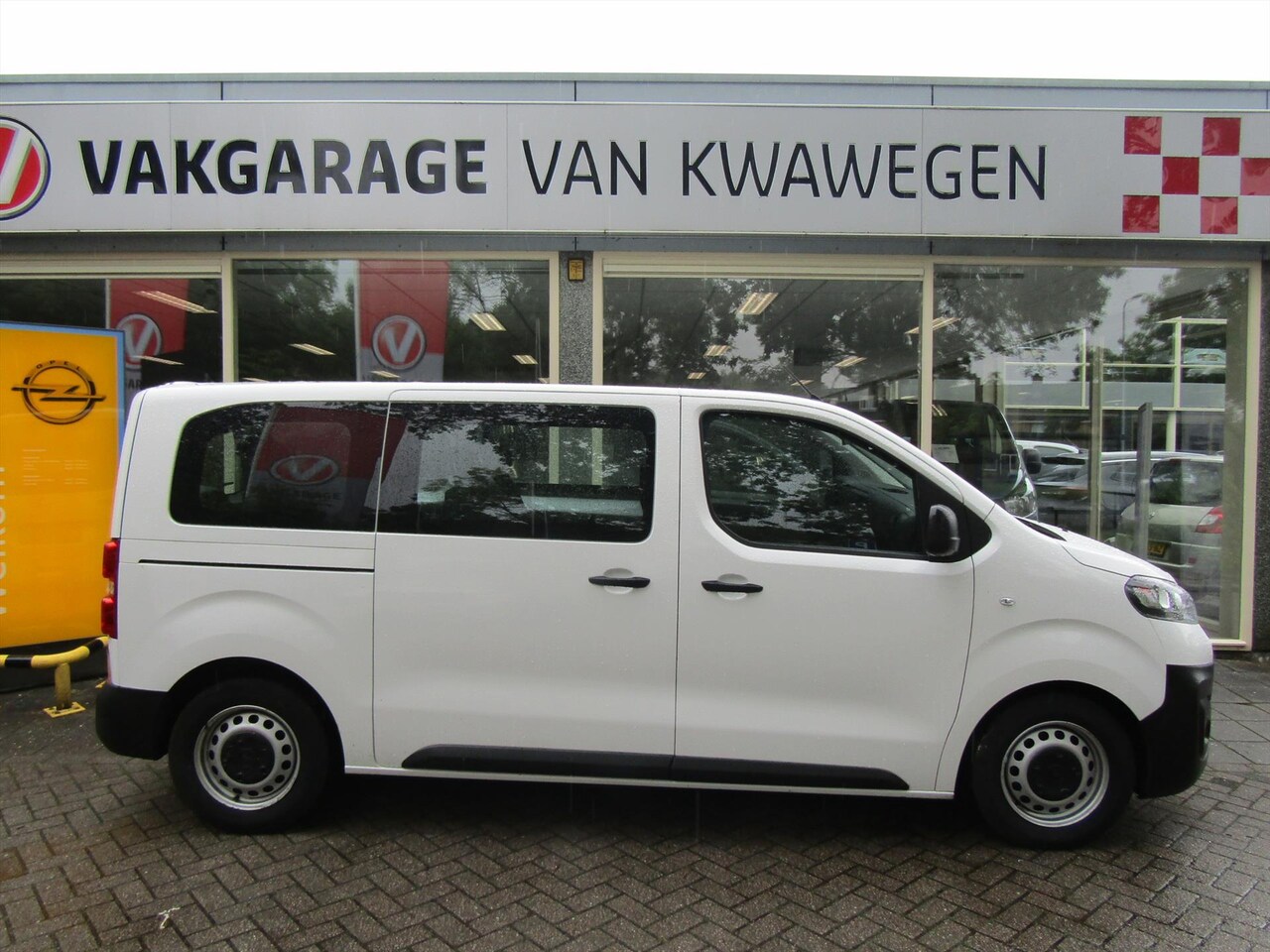 Opel Vivaro - 9 PERS.BUS AIRCO, CRUISE C. BLUET. 10 STUKS - AutoWereld.nl