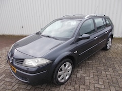 Renault Mégane Grand Tour - 2.0-16V Tech Line