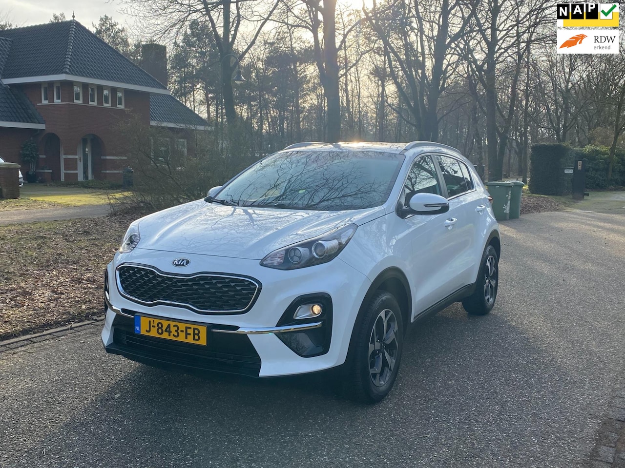 Kia Sportage - 1.6 GDI DynamicLine Navi-Camera-Pdc-Facelift-44Dkm - AutoWereld.nl