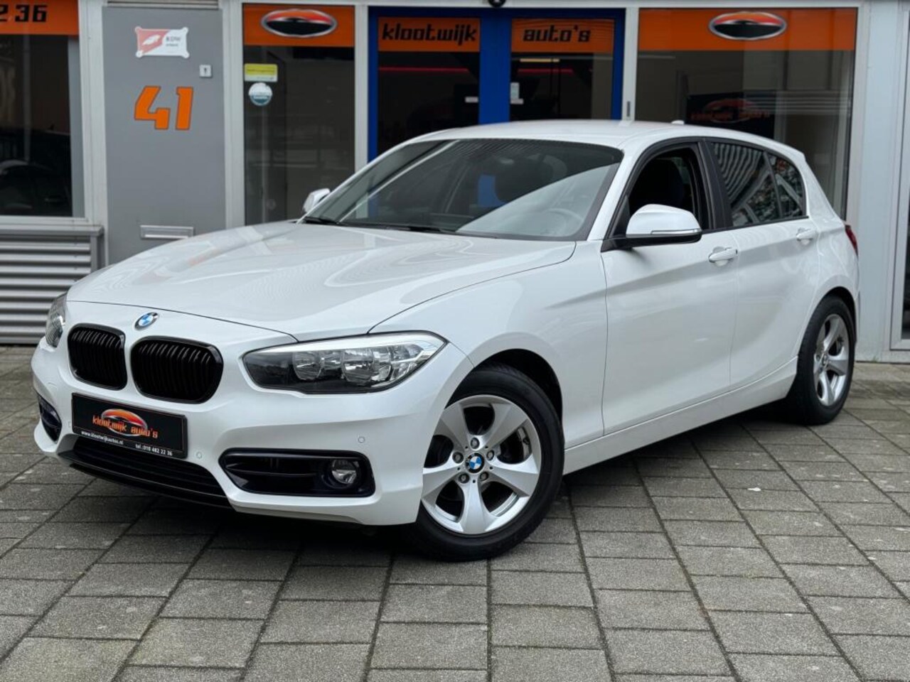 BMW 1-serie - 114i EDE Executive Sport iDrive Navigatie Led Digital Dash M-Sport Dealer Onderhouden - AutoWereld.nl