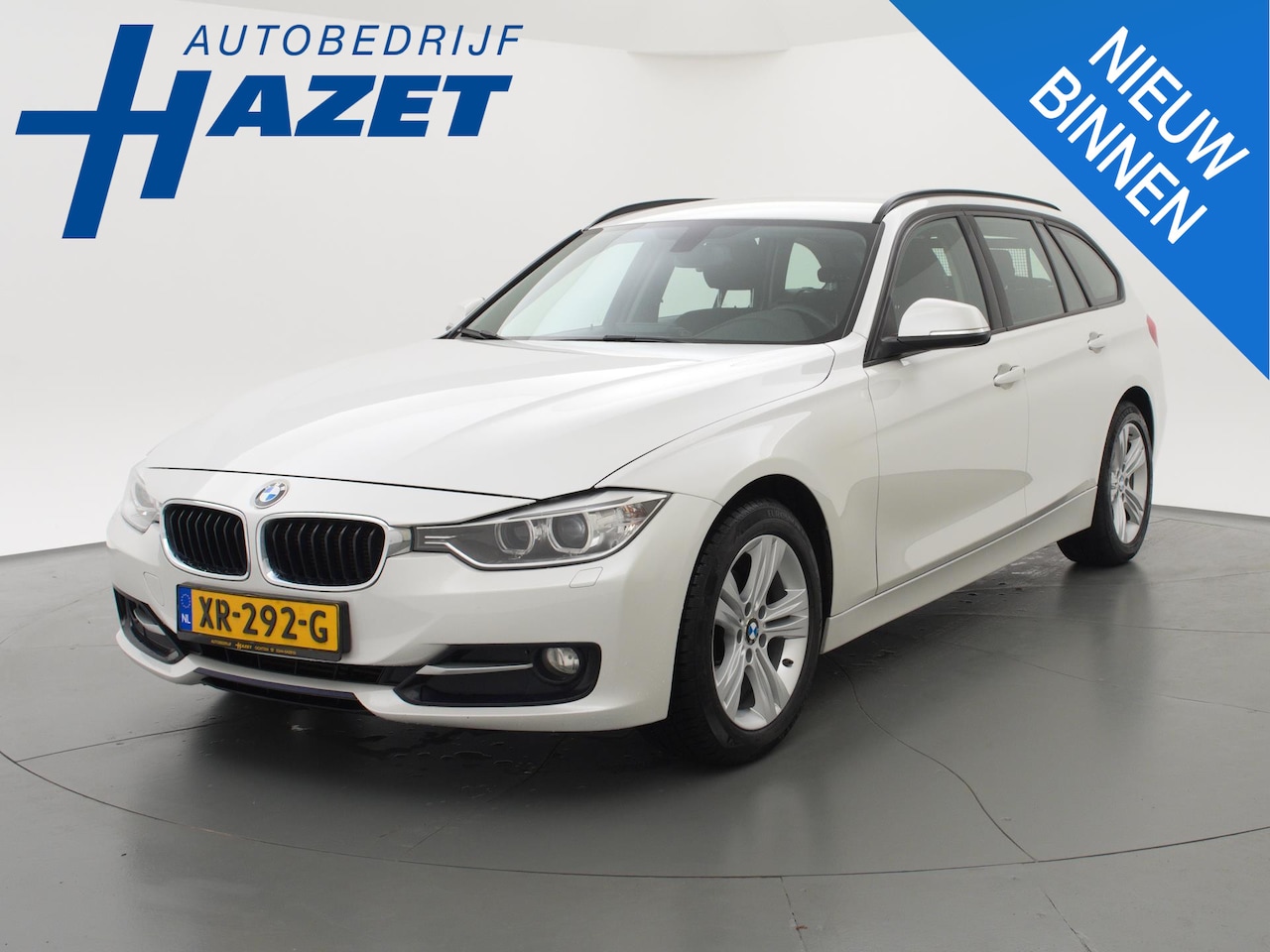 BMW 3-serie Touring - 318D HIGH EXECUTIVE PARELMOER WIT + WEGKL. TREKHAAK / NAVI PRO / SPORTSTOELEN - AutoWereld.nl