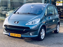 Peugeot 1007 - 1.6-16V Gentry, Automaat, Airco, P Sensor, NAP, APK,