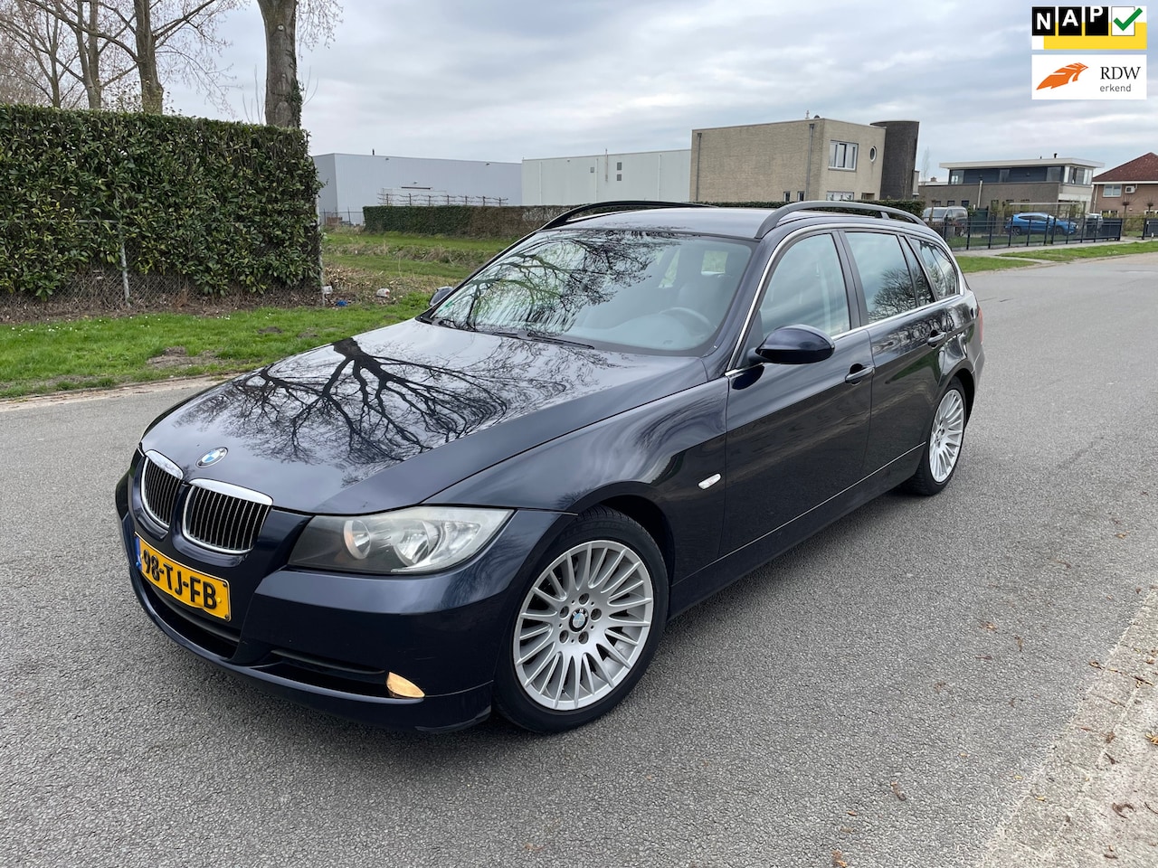 BMW 3-serie Touring - 325i High Executive CLIMA/CRUISE/NAP/APK/LEER - AutoWereld.nl