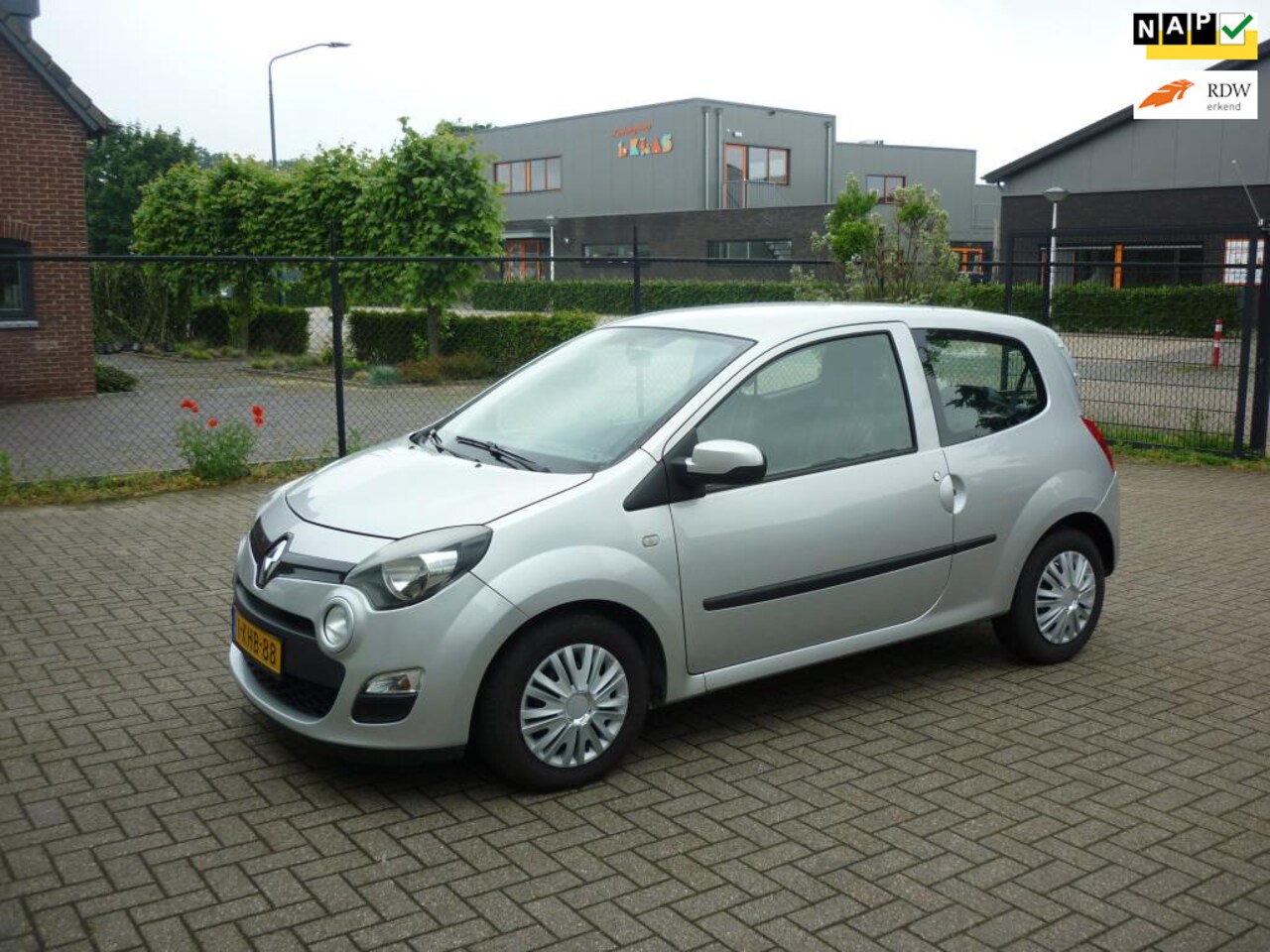 Renault Twingo - 1.2-16V Collection 1.2 16V Collection - AutoWereld.nl